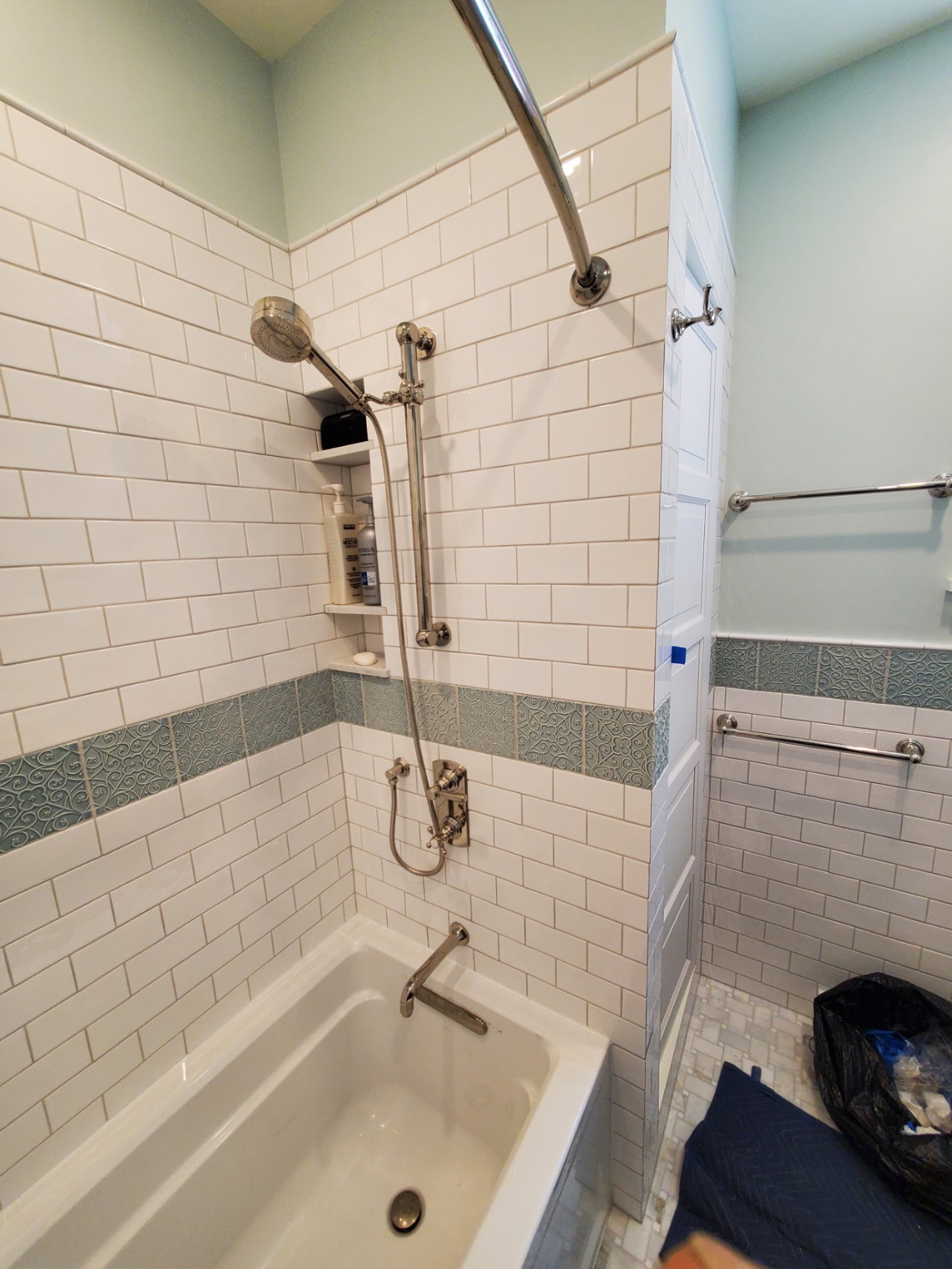 Classic Subway Tub Surround